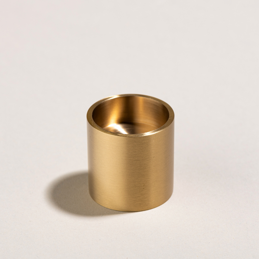 btncl. brass pillar holder